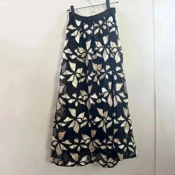 Anthropologie Eva Franco Floral Applique Maxi Skirt Black and gold - Picture 5 of 5
